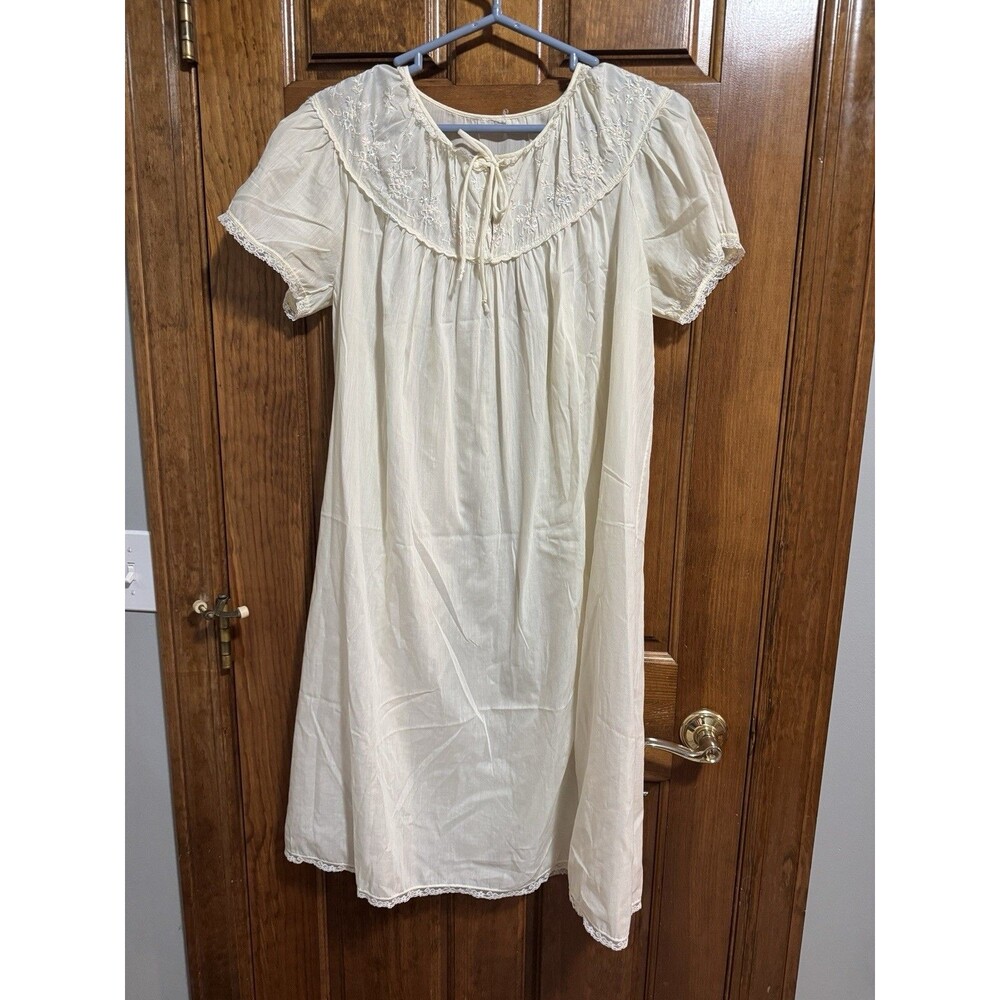 Vintage Victorian Style Nightgown Babydoll Dress Pastel Floral Embroidered Lace